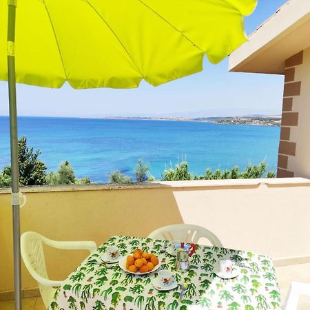Villa Smeraldo - Mansarda Con Spettacolare Vista Sul Mare Isola di Isola di Capo Rizzuto Exterior foto